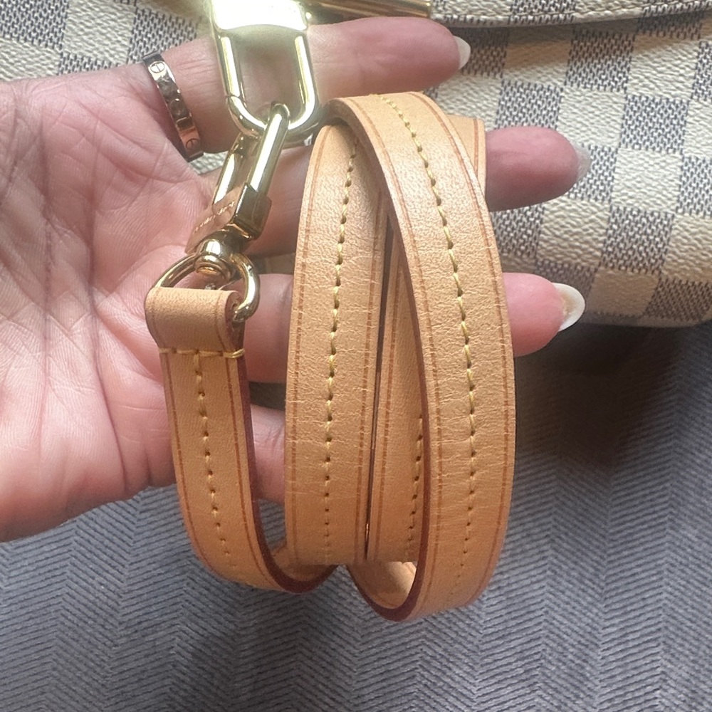 Louis Vuitton Damier Azur Croisette Shoulder Bag in White, Gray & Tan - Picture 9 of 15